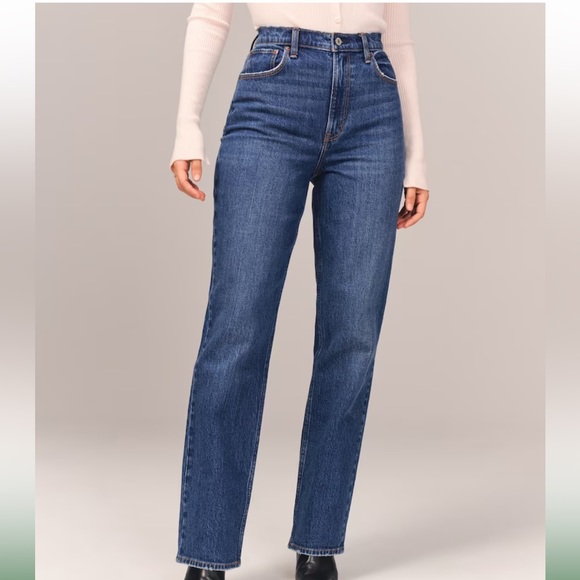 Abercrombie & Fitch Denim - Abercrombie Curve Love Ultra High Rise 90s Straight Jean (Short)